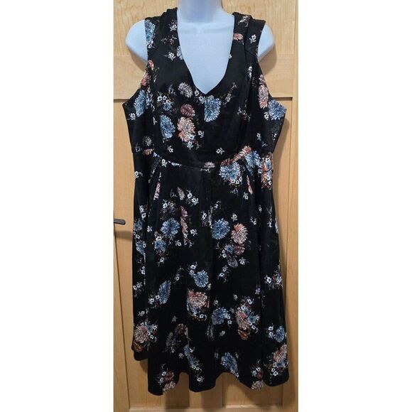 Torrid Floral Print Sleeveless Fit & Flare Dress Size 20 - Picture 1 of 7